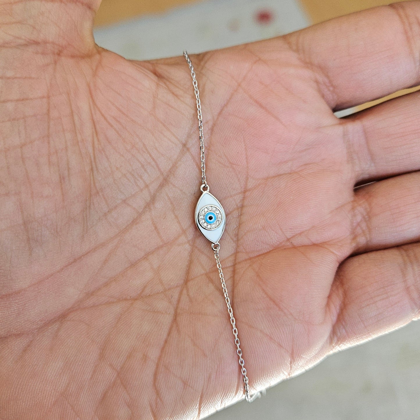 Pulsera de Cadena con Ojo Protector en Plata de Ley 925 – Esmalte Blanco y Azul – Estilo Fino y Minimalista – Ajustable 16 + 3 cm – Incluye Bolsita Regalo
