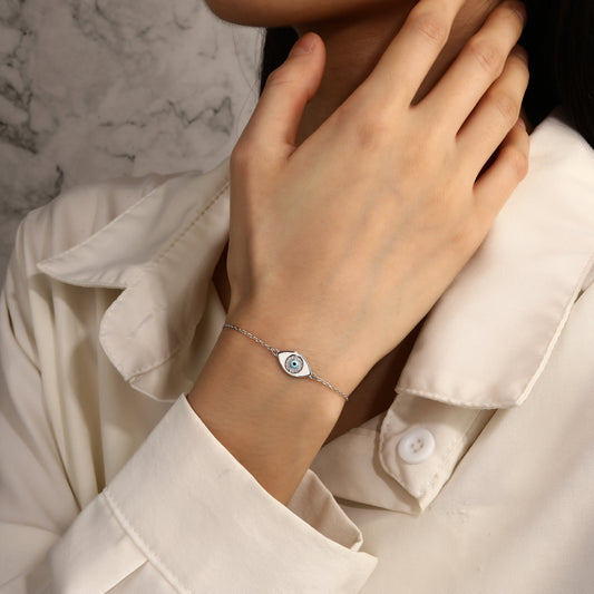 Pulsera de Cadena con Ojo Protector en Plata de Ley 925 – Esmalte Blanco y Azul – Estilo Fino y Minimalista – Ajustable 16 + 3 cm – Incluye Bolsita Regalo