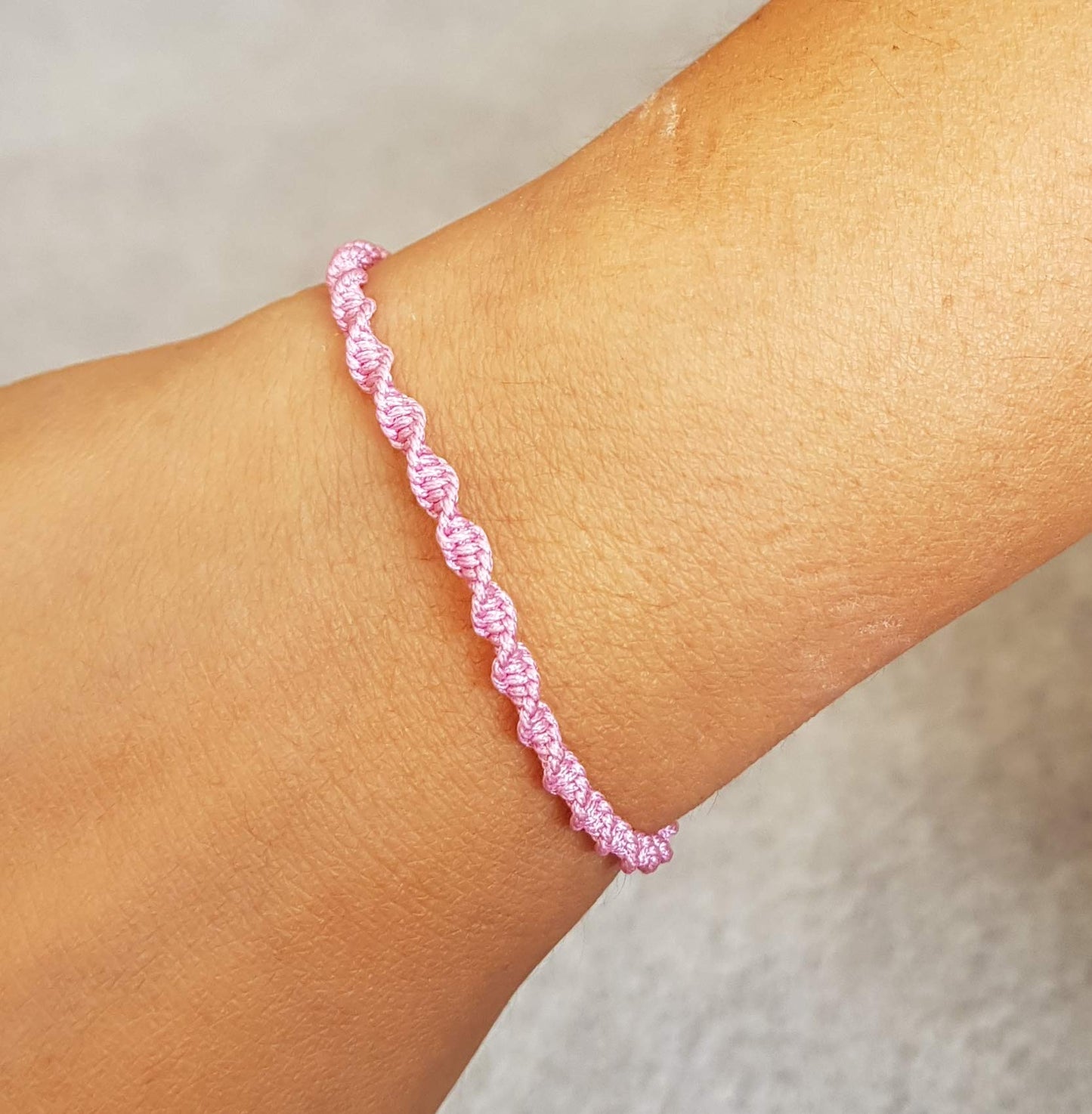 MYSTIC JEWELS - Rotating Macrame Bracelet - Colorful Thread Kabbalah, Amulet, Evil Eye Protection, Good Luck, Good Luck (Pink)