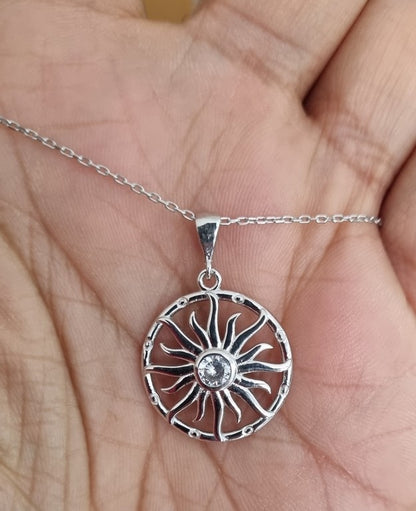 Necklace - 925 Sterling Silver - Chain 40 to 45 cm Length, Sun-shaped with a zircon in the middle